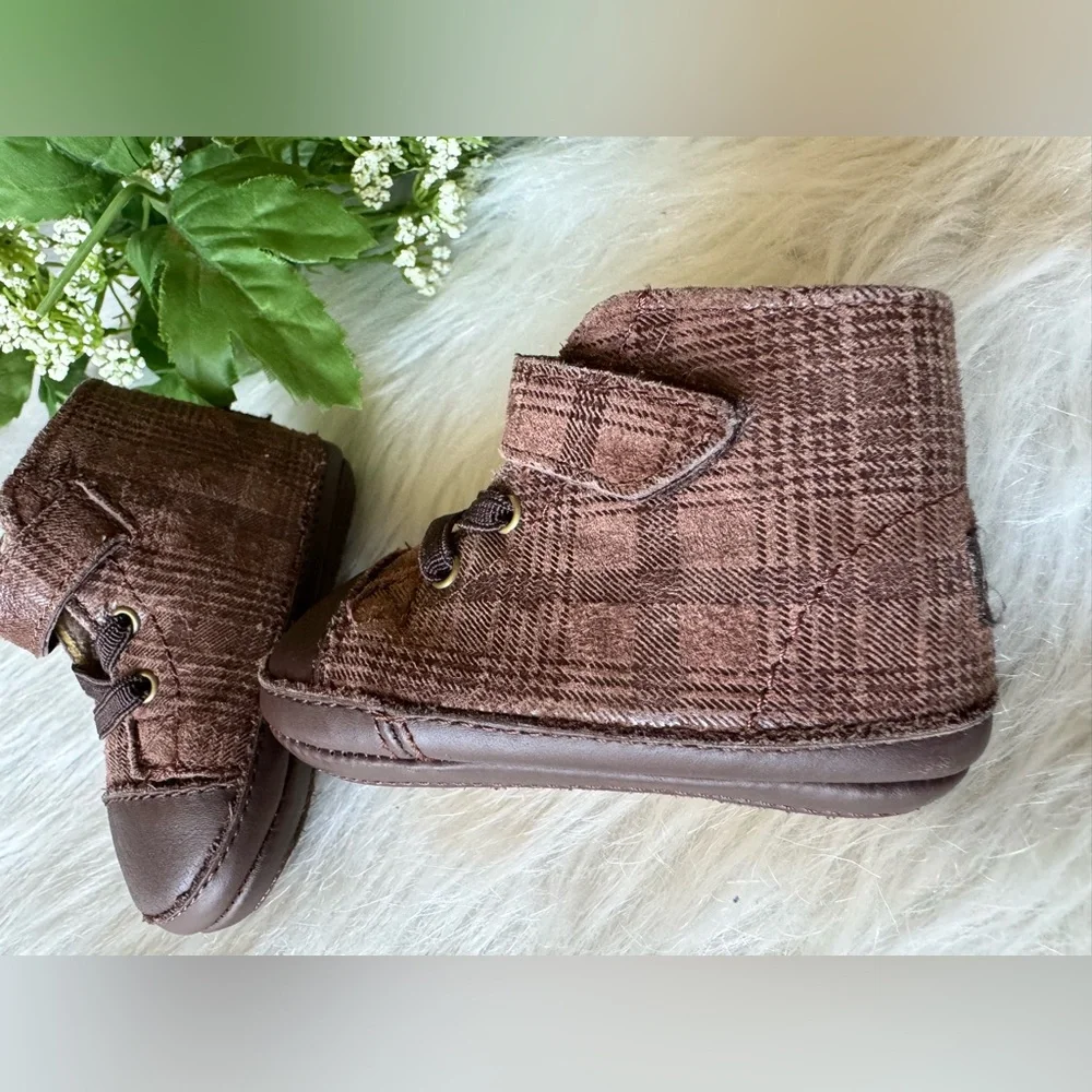 UGG Australia Roldan Baby ‎ Bootie High Tops Leather Suede Brown